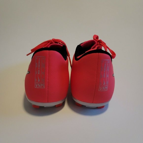 Nike Phantom Soccer Cleats - Picture 4 of 9